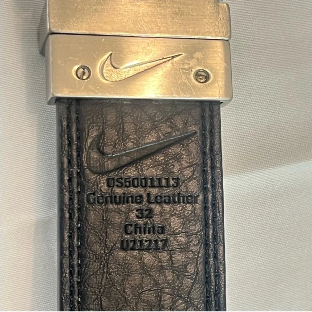 Nike Men's Reversible Classic Belt black/Grey Size
32 Small Leather - Picture 5 of 13